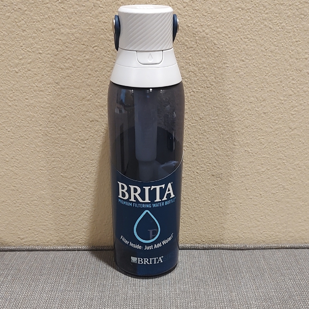 Brita Dark Blue Filtering Water Bottle